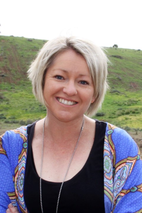 Gabrielle Hall, Hart media