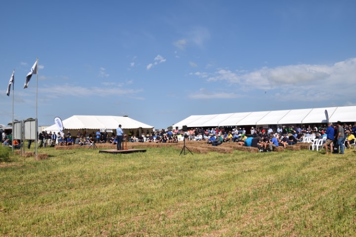 Big crowd rolls in for annual Hart Field Day